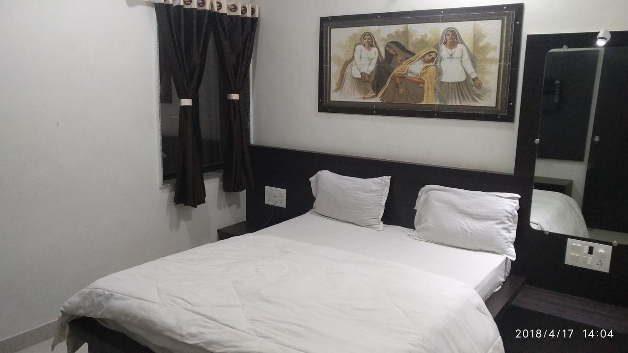 Hotel Gayatri Dwārka 외부 사진